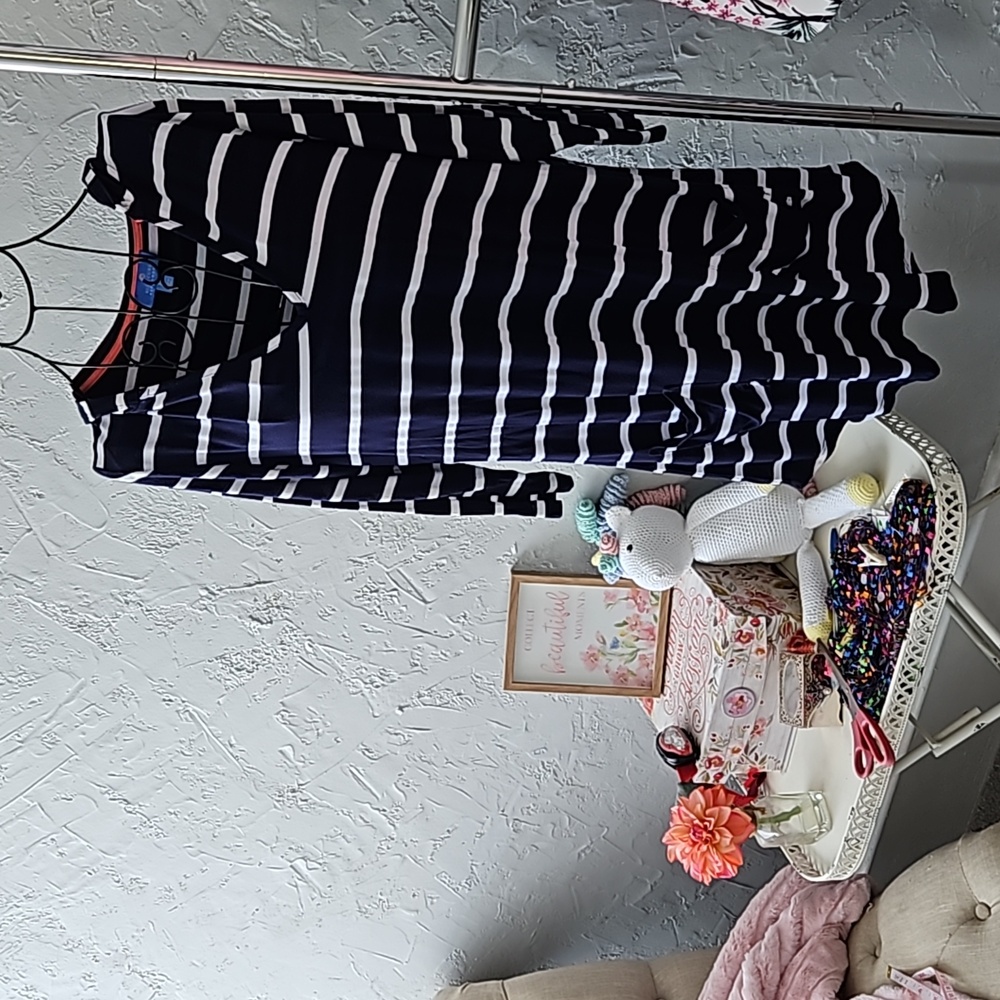 Blue Curl Beachwear hooded 3/4 sleeve cover up in navy and white. Size M.